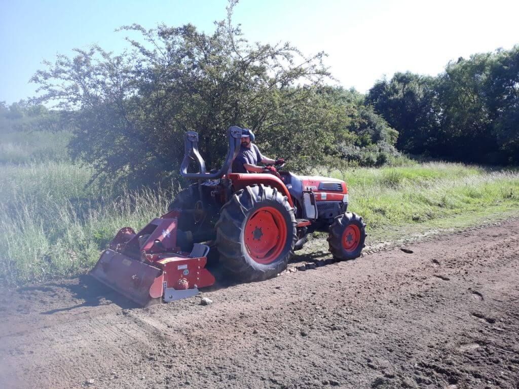 tracteur avec rotadarion 2.jpeg