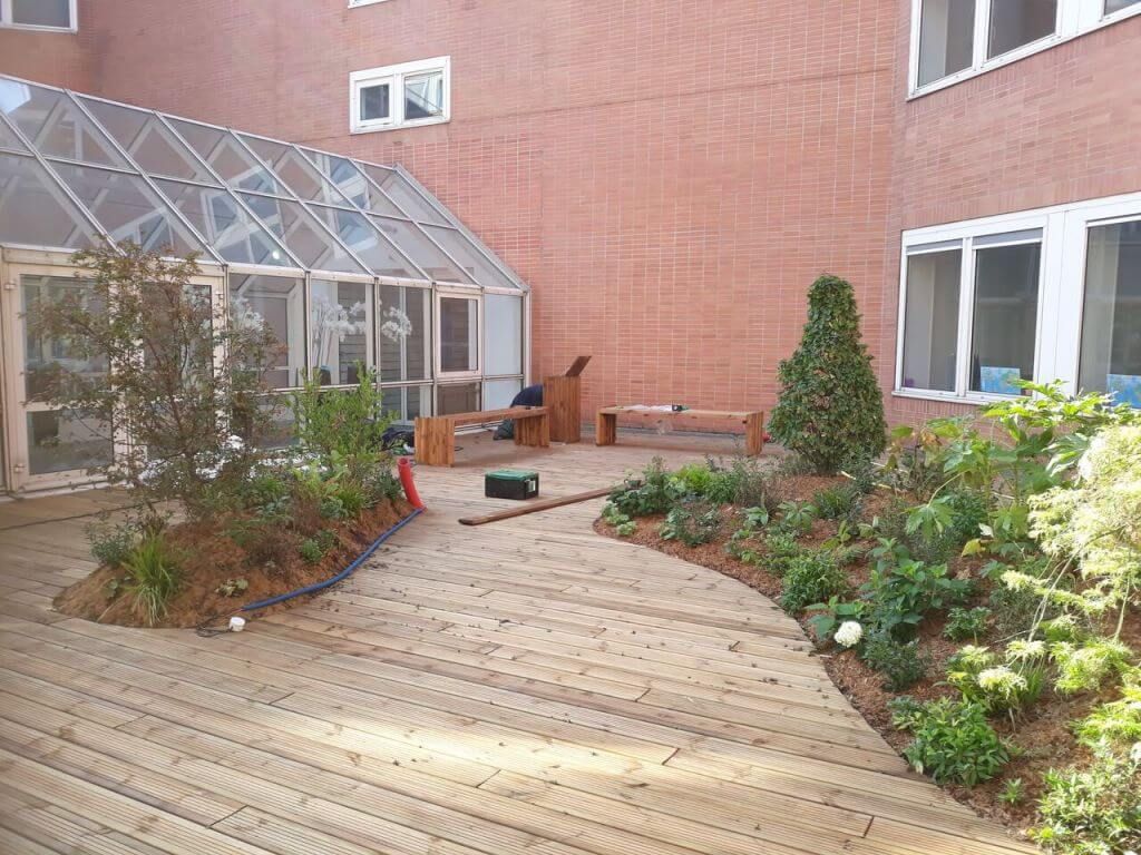 SEM, Création terrasse végétalisée dans patio, Rueil-Malmaison, Apres.jpeg