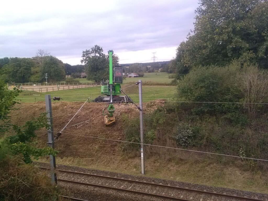 Rennes, Débroussaillage OTS pour la SNCF, Châteaubourg.jpg